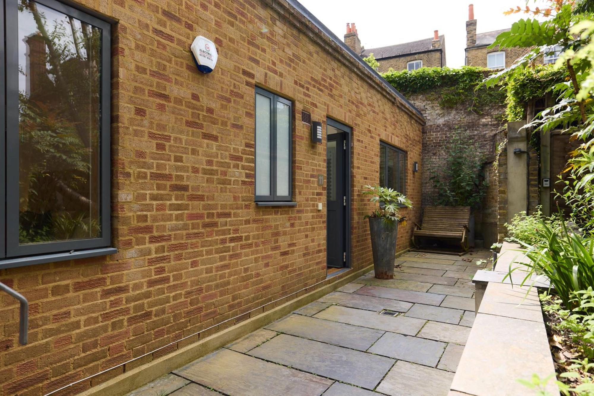 Апартаменты The Putney Wonder - Dazzling 3Bdr Flat With Garden Лондон Экстерьер фото